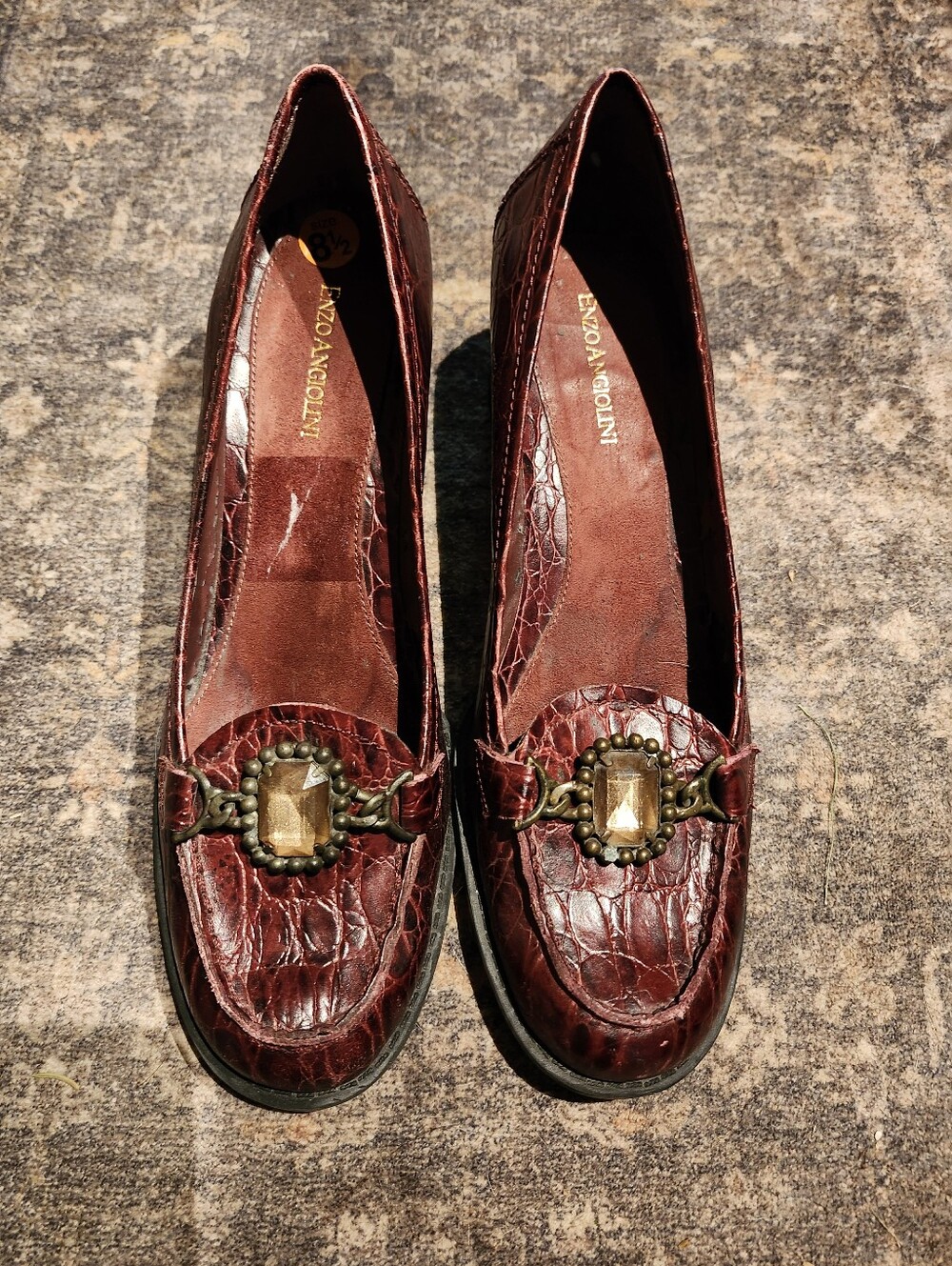 Enzo Angiolini Women's Wine Croc-Embossed Vintage with Brass Accent Sz 8.5